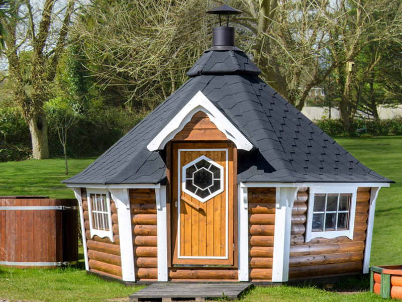 15-seater-sloped-exterior